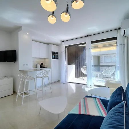 Apartment Ref 1745 - Center - For Rent